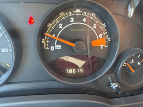 Used 2014 Jeep Patriot Sport w/ Tire & Wheel Group image 29