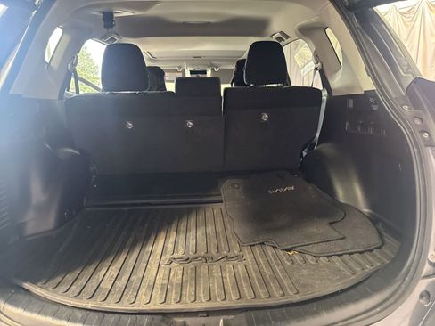 Used 2017 Toyota RAV4 XLE w/ Convenience Package image 17