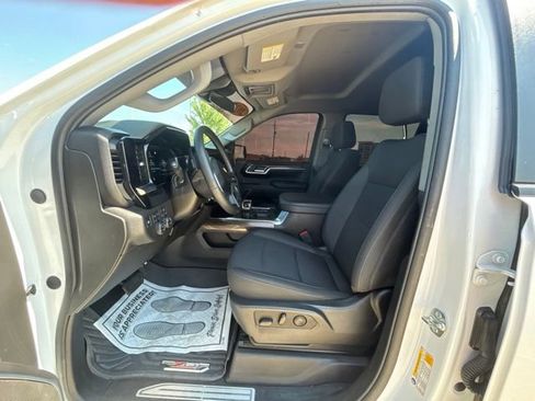 Used 2025 Chevrolet Silverado 1500 LT AWD/4WD image 2
