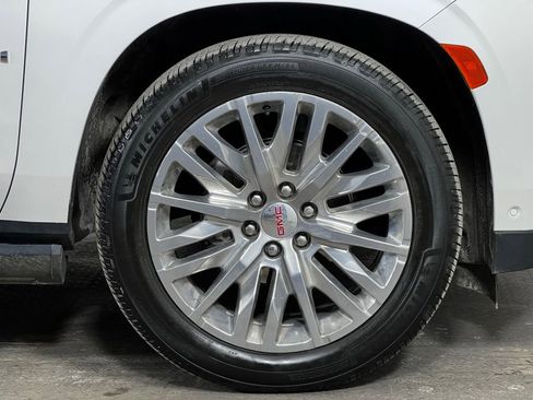 Used 2023 GMC Yukon XL Denali w/ Denali Reserve Package image 11