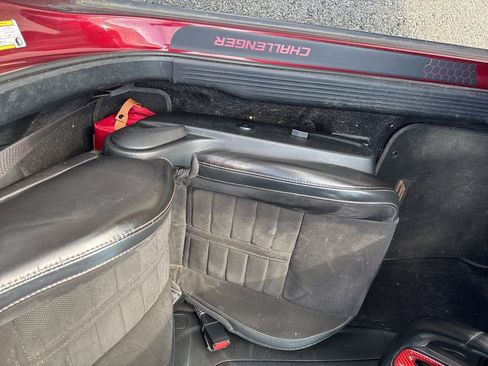 Used 2020 Dodge Challenger R/T image 11