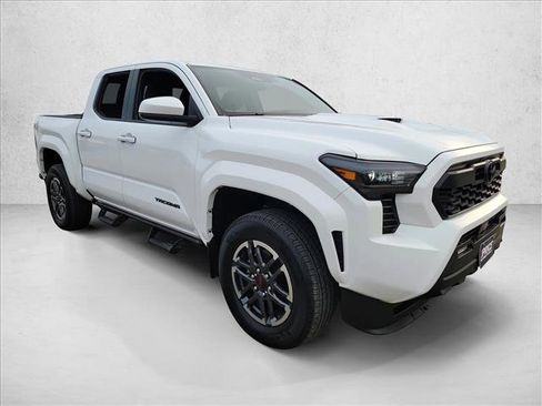 Used 2024 Toyota Tacoma TRD Sport image 3