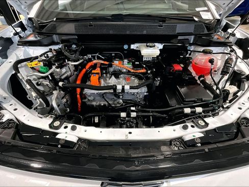 Used 2025 Chevrolet Equinox EV LT w/ Convenience Package image 24