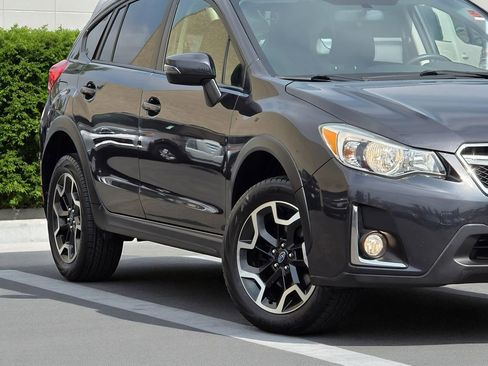 Used 2017 Subaru Crosstrek 2.0i Limited image 3