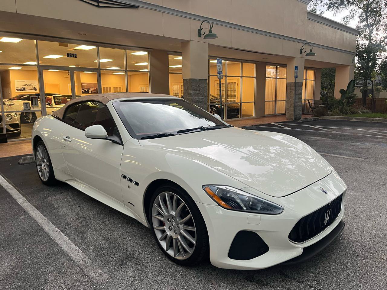 Used 2018 Maserati GranTurismo Sport RWD image 15