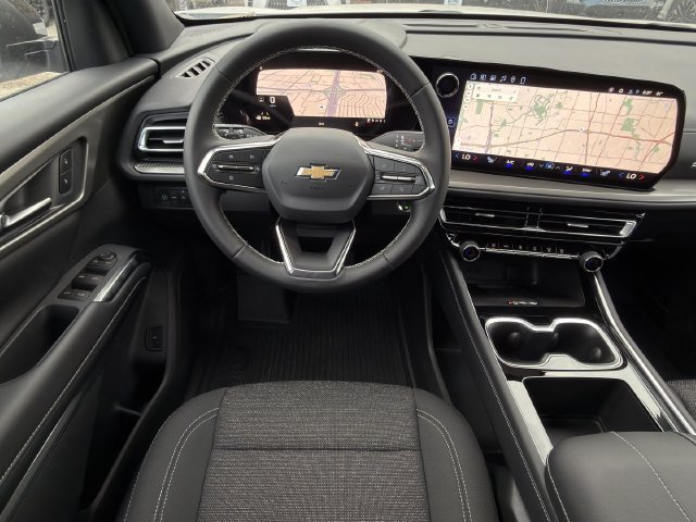 New 2027 Chevrolet Traverse LT w/ Driver Confidence Package FWD image 8