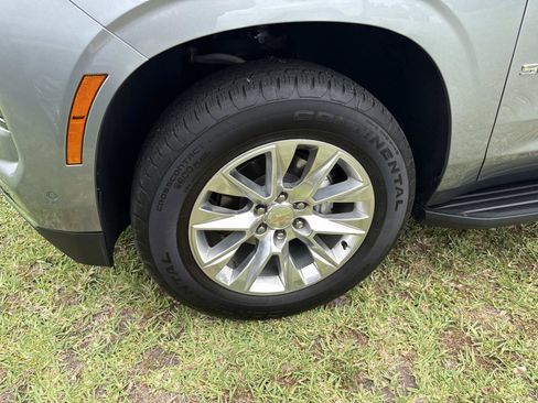 Used 2025 Chevrolet Suburban Premier RWD image 10