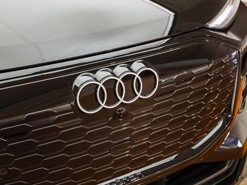 New 2025 Audi Q6 e-tron Premium AWD/4WD image 8