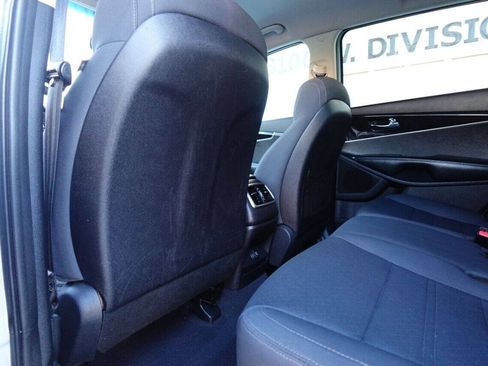 Used 2016 Kia Sorento L FWD image 18