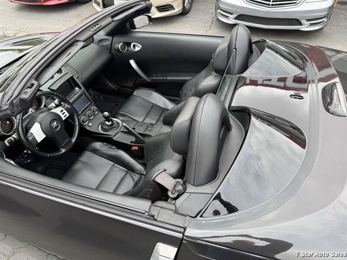 Used 2005 Nissan 350Z Grand Touring RWD image 16