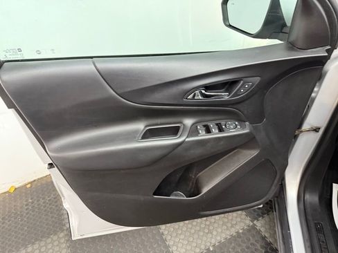 Used 2019 Chevrolet Equinox LT image 18