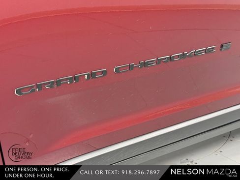 Used 2023 Jeep Grand Cherokee Altitude AWD/4WD image 15