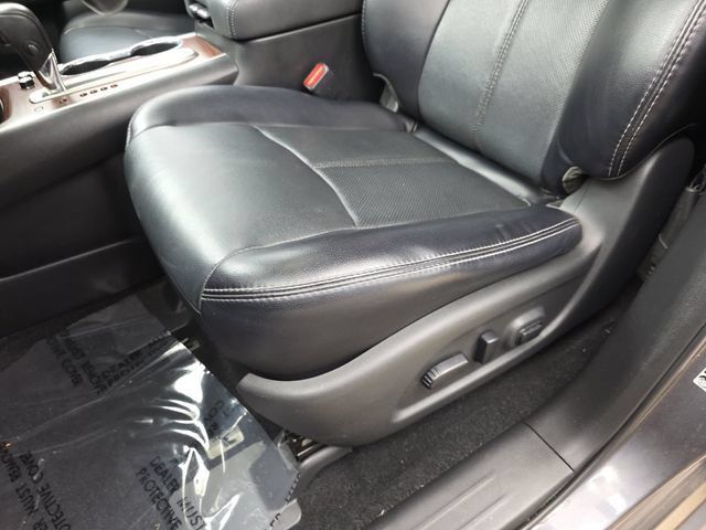 Used 2018 Nissan Pathfinder Platinum FWD image 25