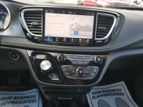 New 2026 Chrysler Pacifica Select FWD image 20