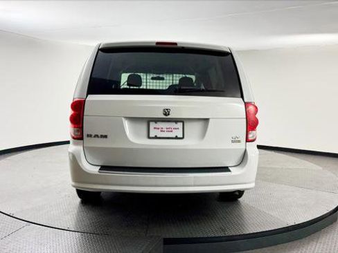 Used 2015 RAM C/V Tradesman FWD image 8