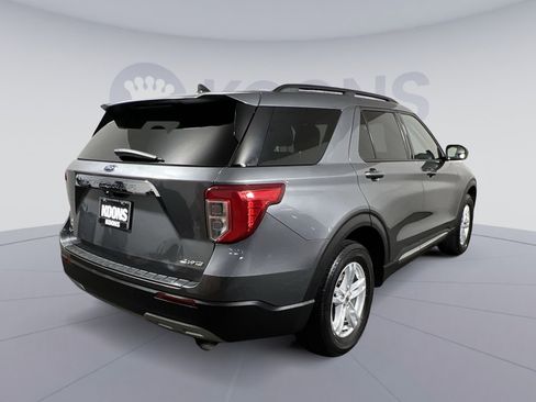 Used 2022 Ford Explorer XLT w/ Equipment Group 202A image 7