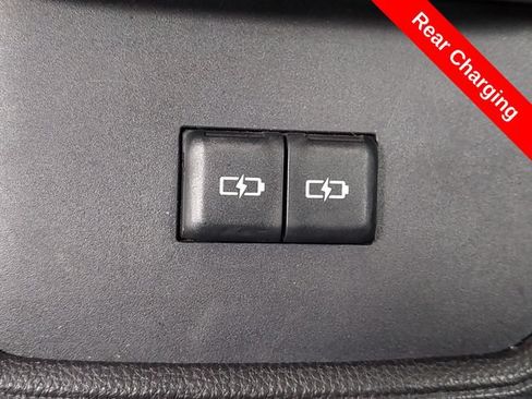 Used 2022 Toyota Highlander XLE AWD/4WD image 28