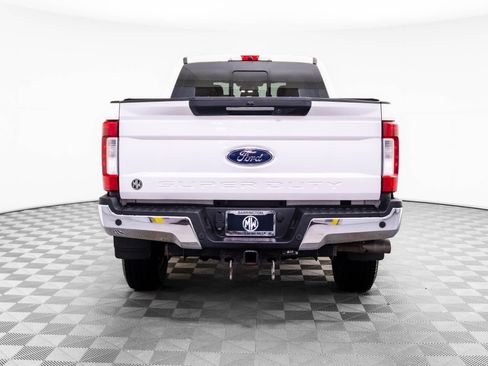 Used 2019 Ford F350 Lariat w/ Lariat Ultimate Package AWD/4WD image 4
