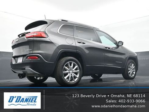 Used 2018 Jeep Cherokee Limited image 11