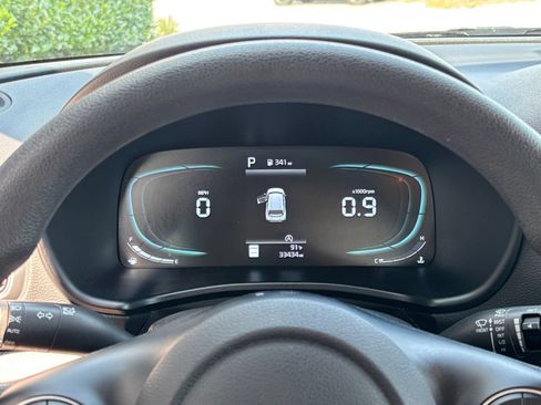 Used 2025 Kia Soul LX w/ LX Technology Package FWD image 38