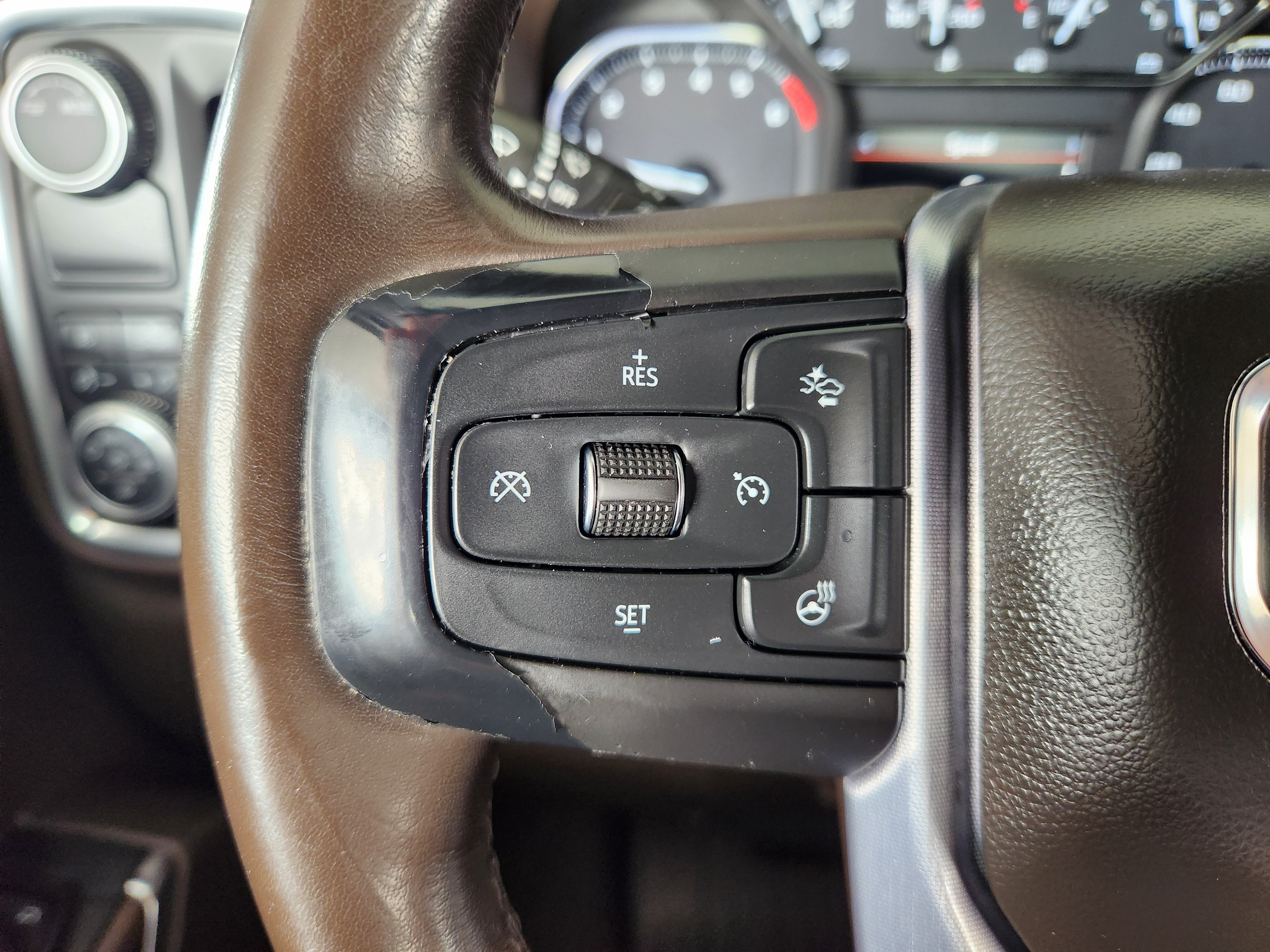 Used 2020 GMC Sierra 1500 SLT RWD image 28