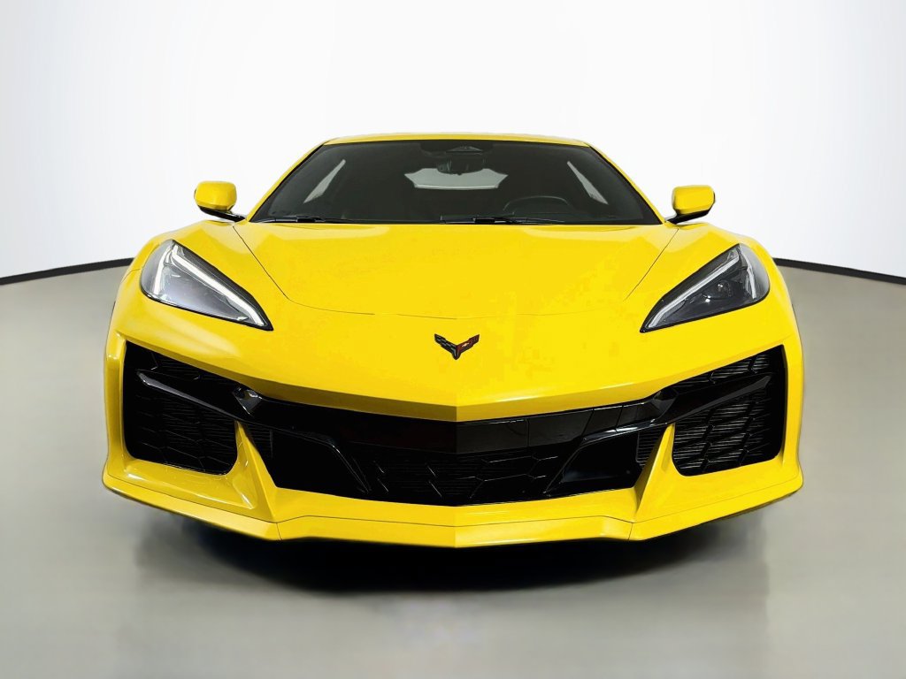 Used 2025 Chevrolet Corvette Z06 RWD image 2