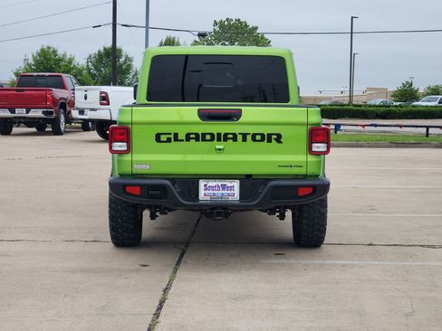 Used 2025 Jeep Gladiator Sport AWD/4WD image 8