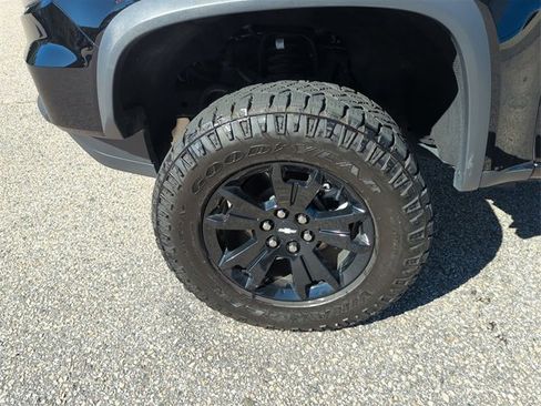 Certified 2022 Chevrolet Colorado ZR2 w/ ZR2 Midnight Special Edition image 31