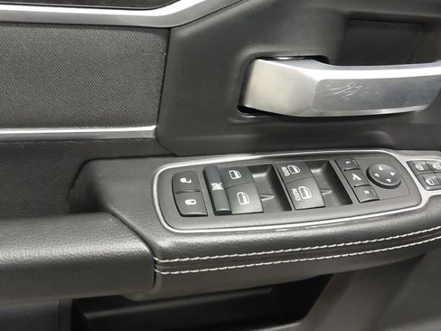 Used 2024 RAM 2500 Big Horn w/ Sport Appearance Package image 25