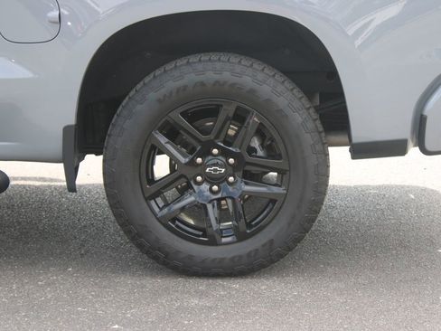 Used 2024 Chevrolet Silverado 1500 RST w/ Protection Package AWD/4WD image 17