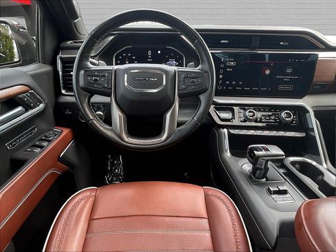 Used 2022 GMC Sierra 1500 Denali Ultimate AWD/4WD image 10