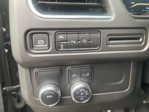 Used 2024 GMC Yukon SLT image 16