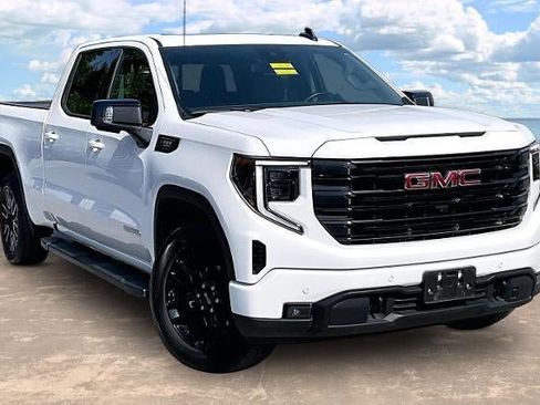 Used 2025 GMC Sierra 1500 Elevation w/ Elevation Premium Package AWD/4WD image 1