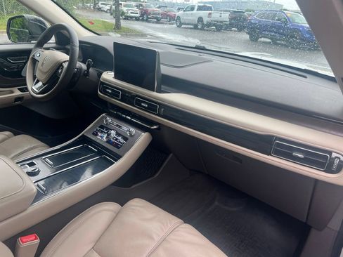 Used 2023 Lincoln Aviator Reserve w/ Equipment Group 201A RWD image 11