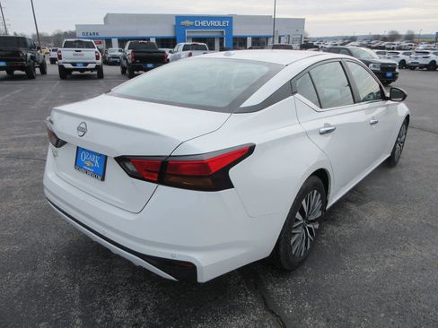 Used 2025 Nissan Altima 2.5 SV image 5