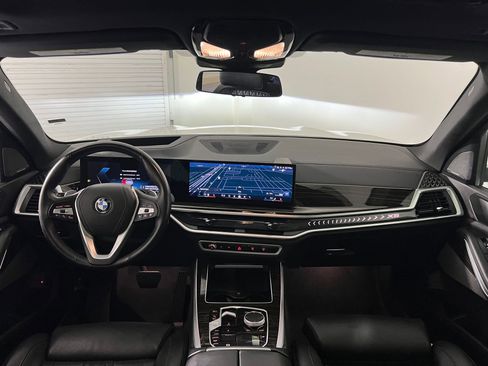 Used 2025 BMW X5 xDrive50e image 16