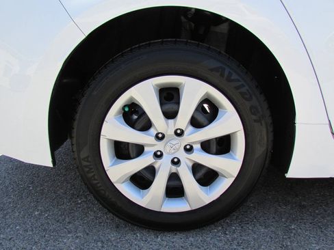 Used 2026 Toyota Corolla LE FWD image 11
