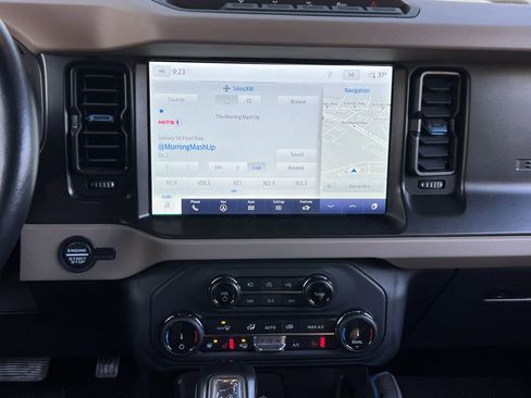 Used 2022 Ford Bronco Wildtrak image 19