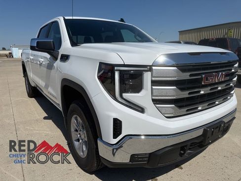 New 2026 GMC Sierra 1500 SLE w/ Preferred Package AWD/4WD image 3