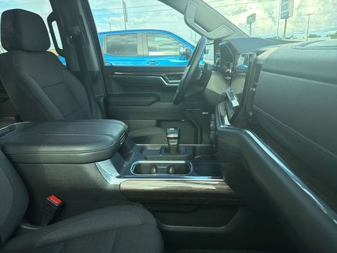Used 2024 Chevrolet Silverado 1500 LT Trail Boss w/ Convenience Package II AWD/4WD image 24