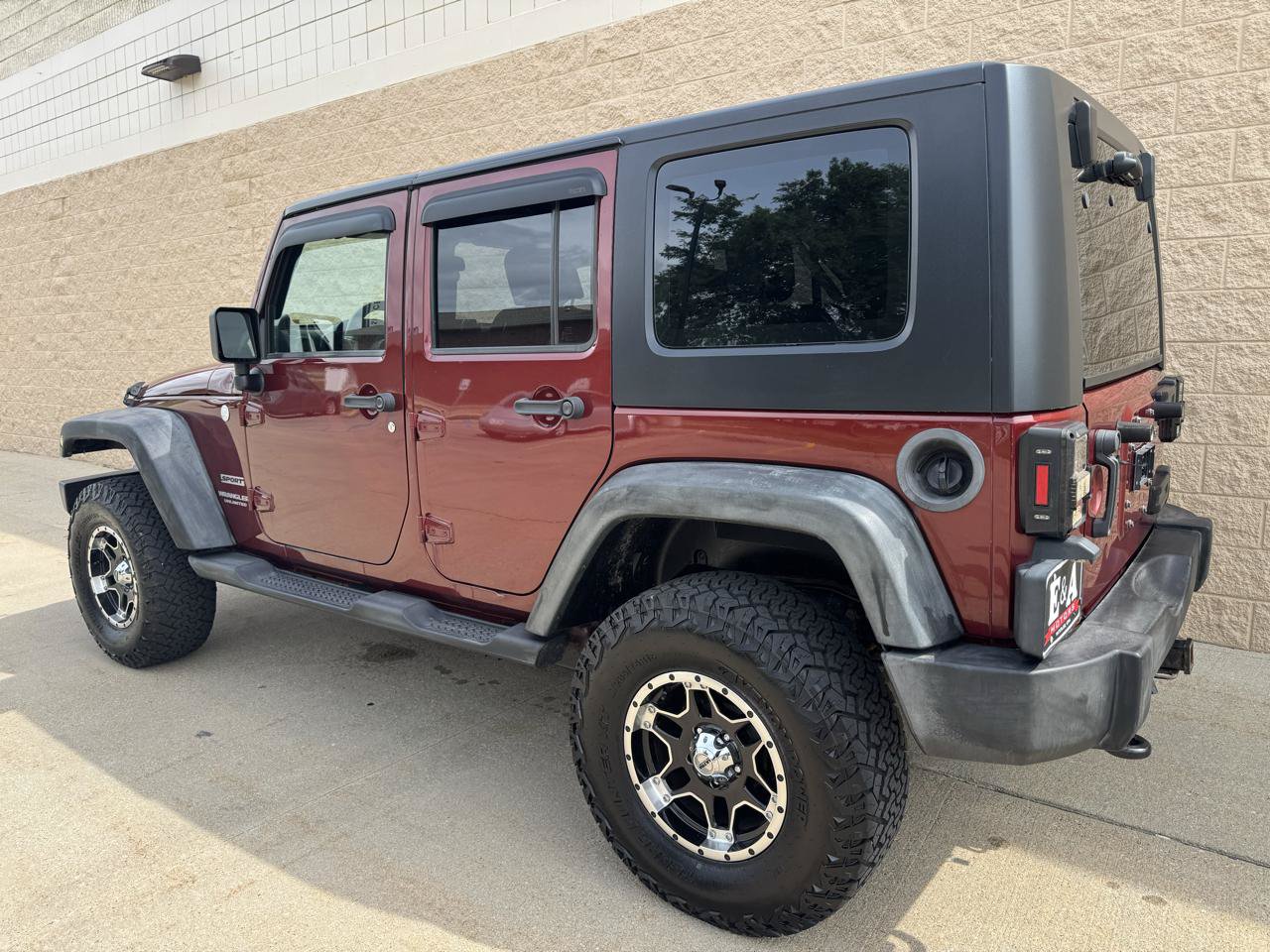 Used 2010 Jeep Wrangler Unlimited Sport w/ Trailer Tow Group AWD/4WD image 4