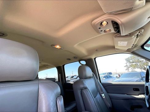 Used 2004 GMC Yukon XL SLT w/ Preferred Equipment Group image 27