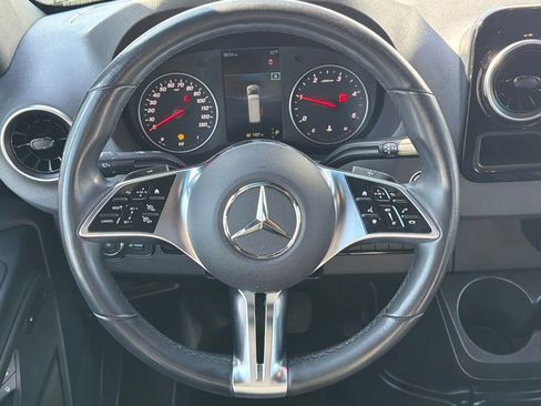 Used 2025 Mercedes-Benz Sprinter 2500 image 17