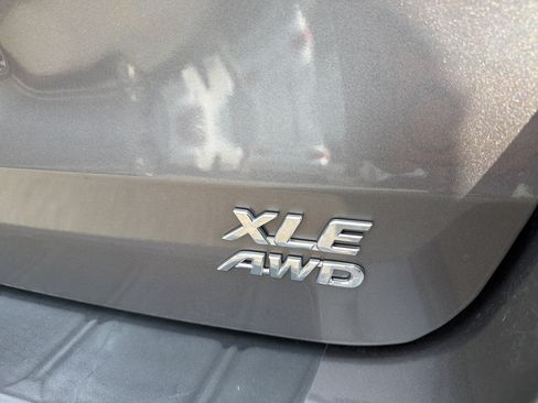 Certified 2017 Toyota Sienna XLE w/ XLE Navigation Package AWD/4WD image 7