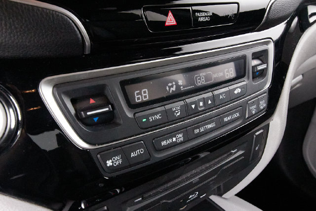 Used 2022 Honda Pilot Touring image 11