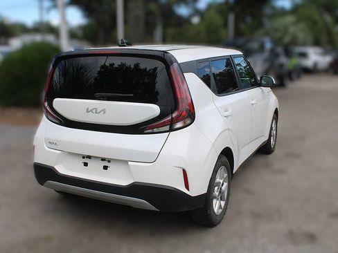 Certified 2024 Kia Soul LX w/ Option Group 015 FWD image 7