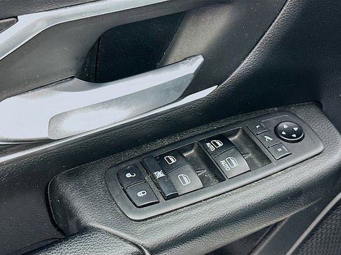 Used 2019 RAM 1500 Big Horn image 18