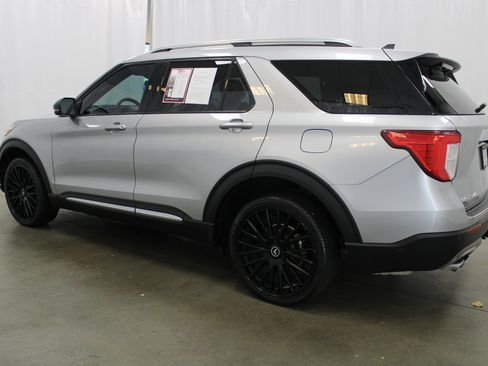 Used 2021 Ford Explorer Platinum w/ Equipment Group 601A image 8