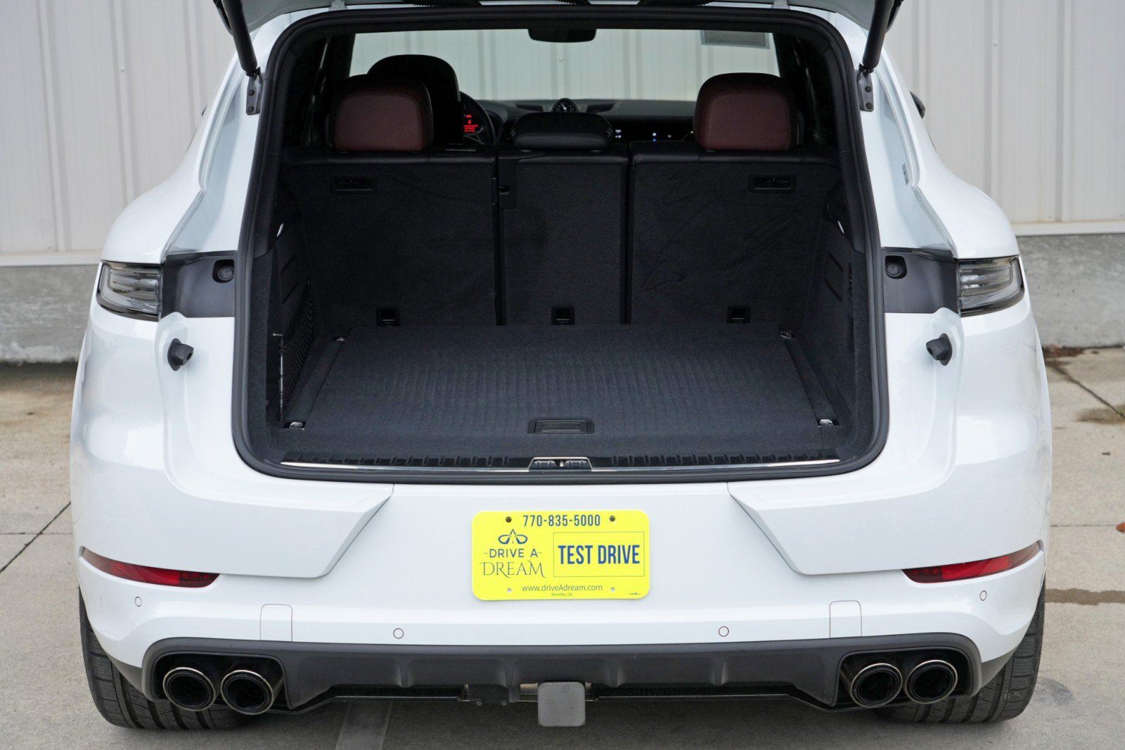 Used 2024 Porsche Cayenne Turbo AWD/4WD image 10