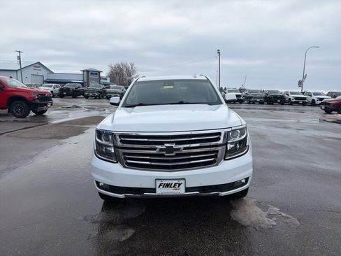 Used 2019 Chevrolet Suburban LT w/ Luxury Package image 3